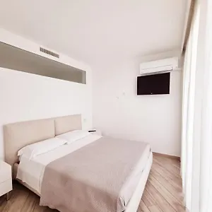 Ferienhaus Bmp Orchidea Piscina, Giardino E Con Molo Sirmione